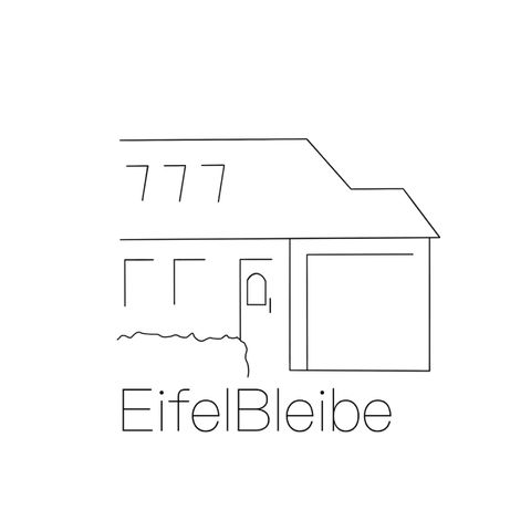 Eine einfache, skizzenhafte Darstellung eines Hauses mit einem Satteldach. Darunter steht der Schriftzug "EifelBleibe".