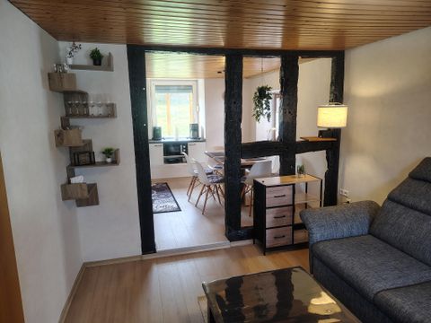 Blick vom Wohnzimmer in die Küche