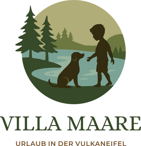 Ein stilisiertes Logo mit einem Jungen, der einen Hund an einem Gewässer anspricht. Im Hintergrund stehen grüne Bäume und sanfte Hügel.