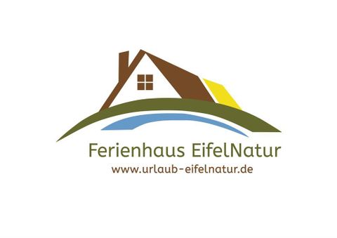 Ein Logo für das Ferienhaus EifelNatur. Es zeigt ein stilisiertes Haus mit einer Landschaft im Hintergrund.
