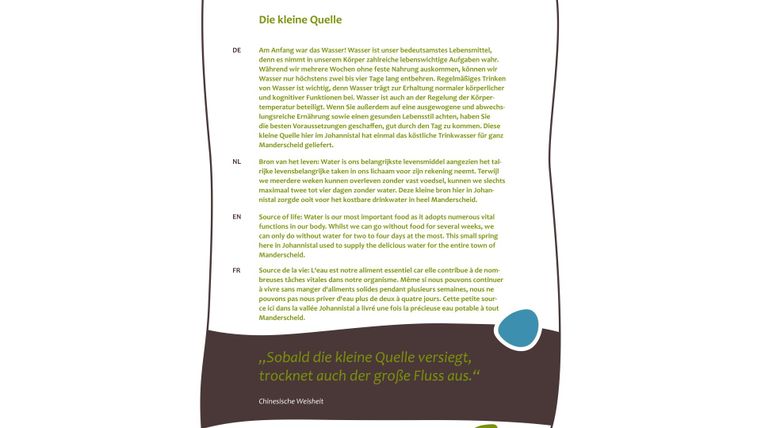 Ein Informationsblatt mit dem Titel "Zurück zum Ursprung". Es enthält Text über eine kleine Quelle und deren Bedeutung.